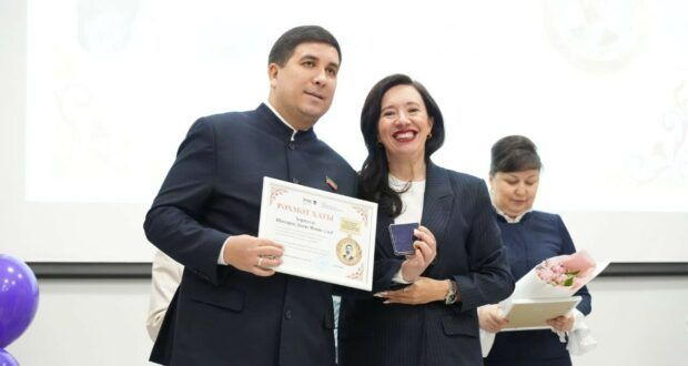 Данис Шакировка Дәрдемәнд исемендәге премия тапшырылды