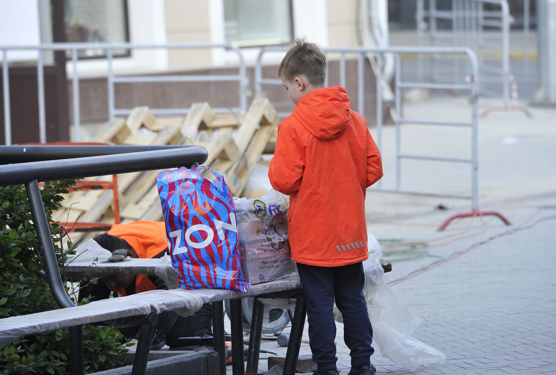 Бала күңеле – далада...  Үсмерләр ни өчен өйләреннән чыгып китә?