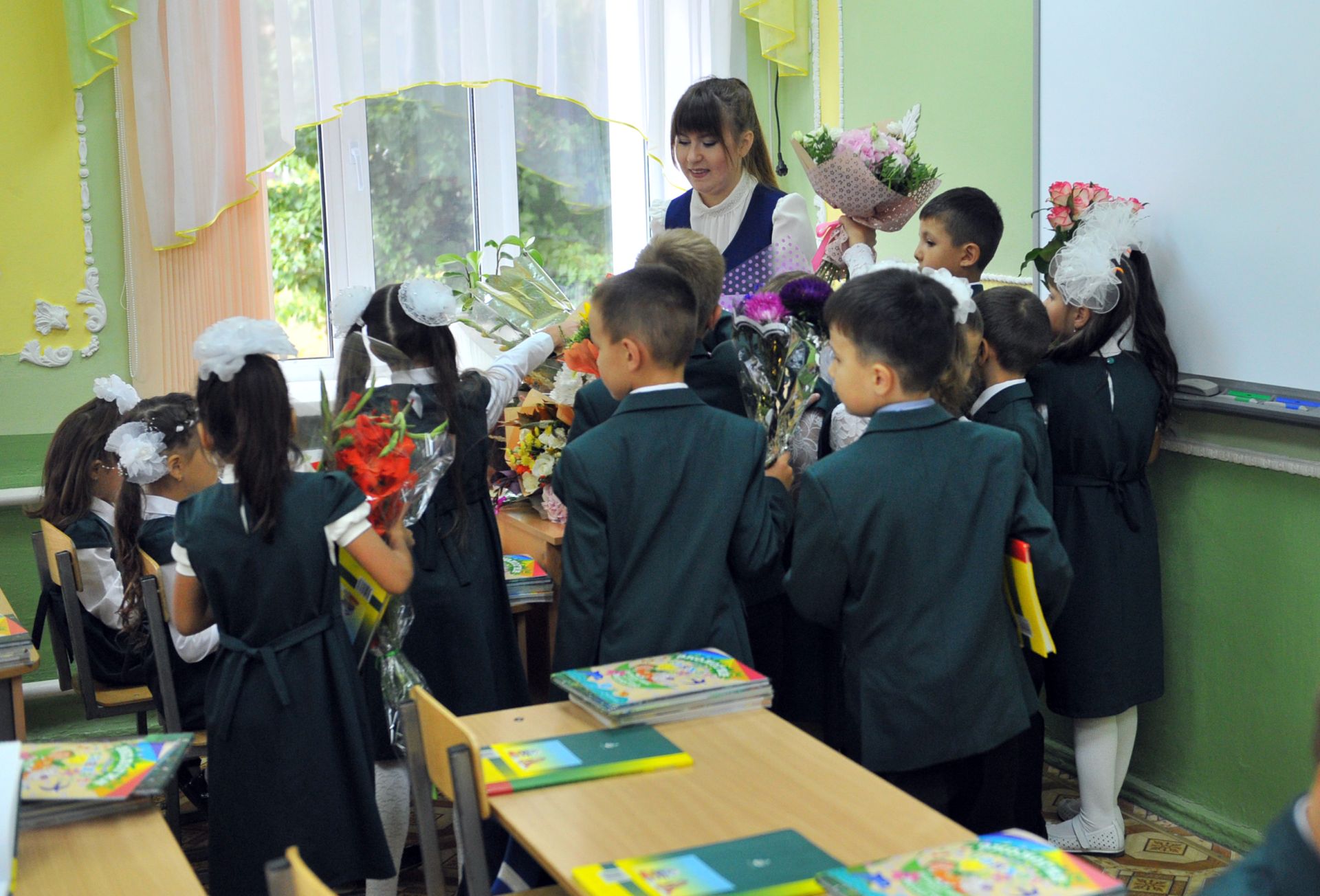 Мәктәпләрдә кадрлар кытлыгы ничек хәл ителә?