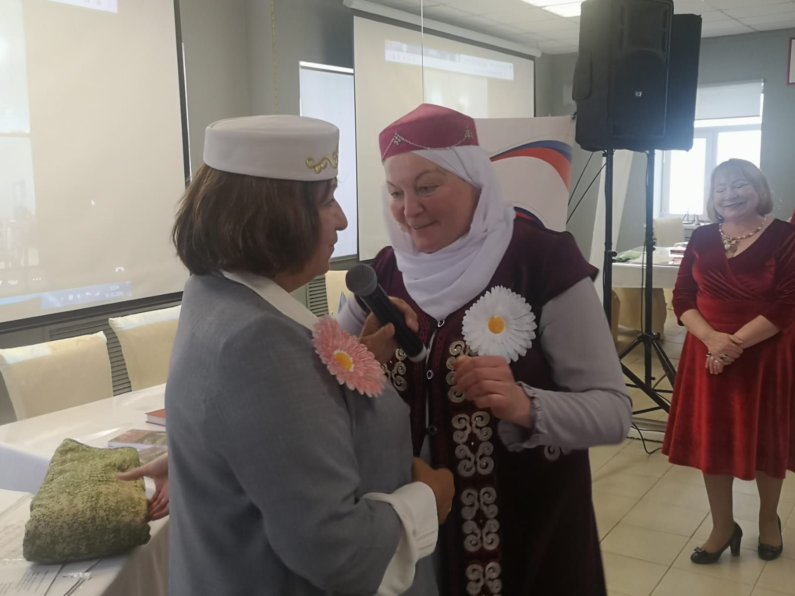 Муса Җәлилнең тууына 120 ел тулу уңаеннан «Кызыл ромашка» акциясе үтте (ФОТОРЕПОРТАЖ)