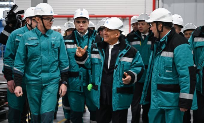 Рөстәм Миңнеханов: «Бер урында басып тору – кирегә китү дигән сүз»