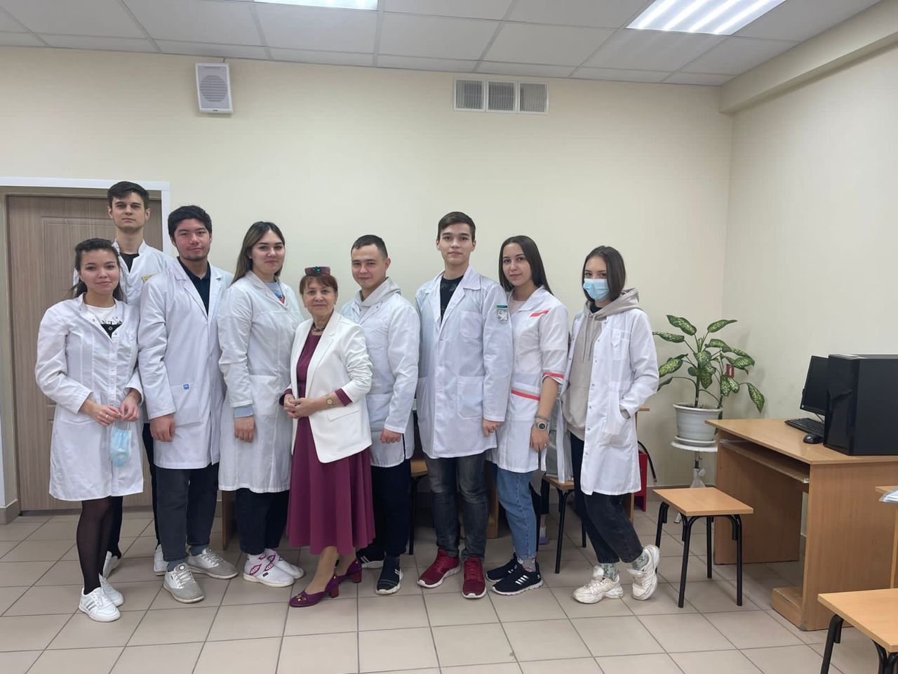 Дәвалый да, яралый да сүз