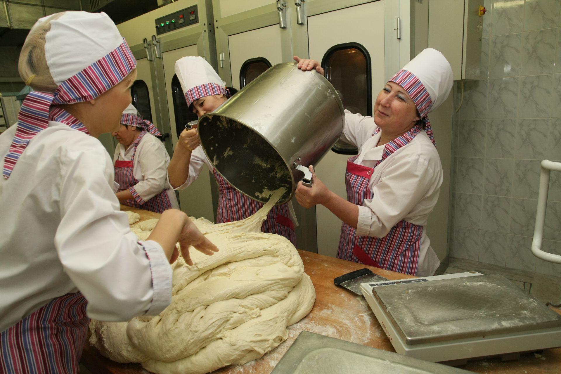 Заманча ипи: Россиядә ак икмәкне яңача пешерә башладылар