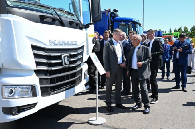 Рөстәм Миңнеханов белән Дмитрий Патрушев «КАМАЗ» яңалыклары белән танышты