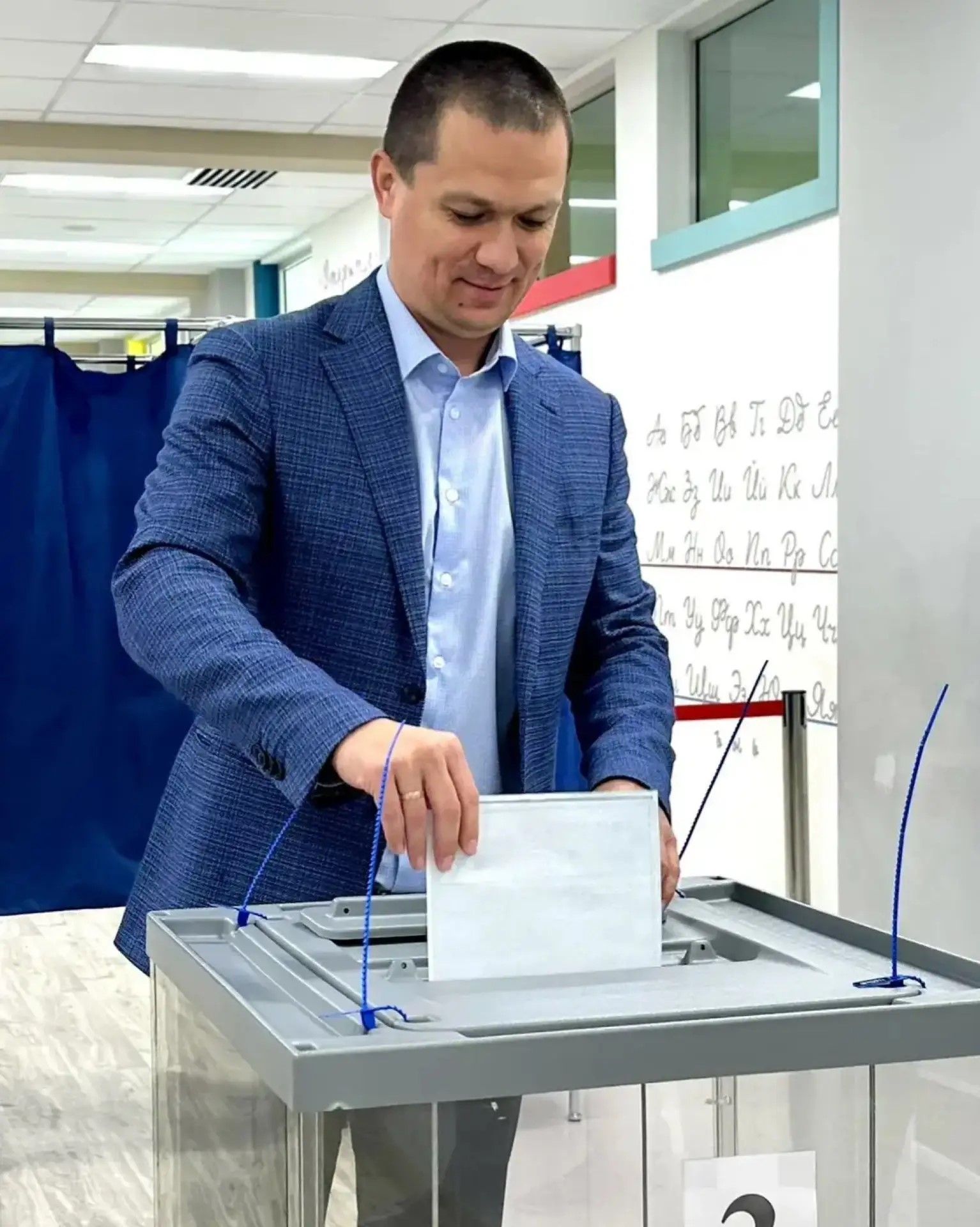Татарстан юстиция министры Дәүләт Думасына депутатлар сайлауда беренчеләрдән булып тавыш бирде