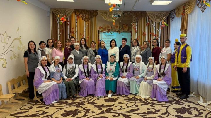 Тәрбиячеләр гореф-гадәтләр сагында: Казанның балалар бакчасында зур семинар узды