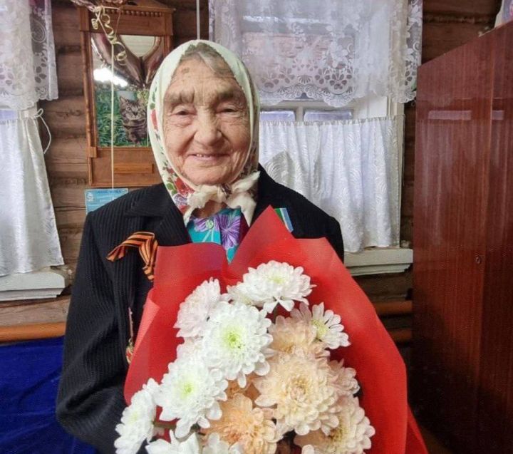 100 яшен тутырган Сәхия әби: «Ялкау булмаска кирәк!»