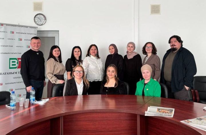 «Ватаным Татарстан» газетасы «түгәрәк өстәл» оештырды: «Бала өчен чикләр юк...»