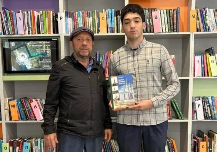 Кронштадтта татарча китап укыйлар