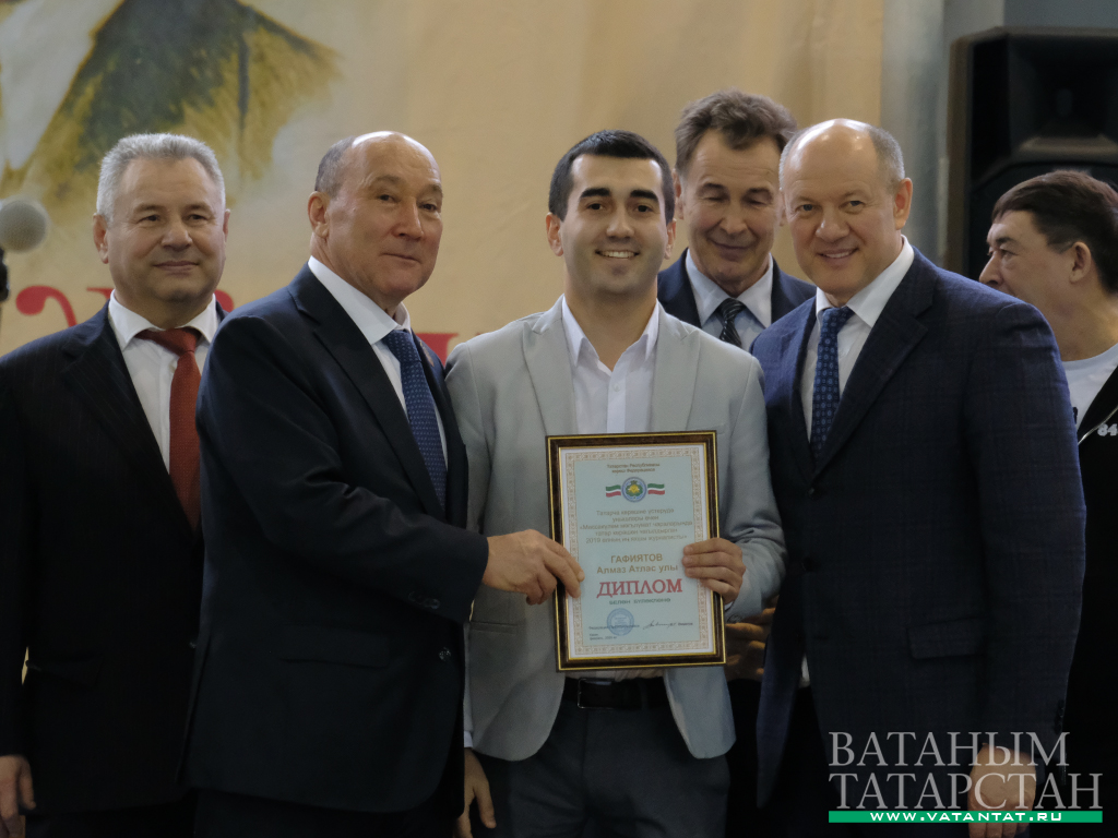 "ВТ" оештырган көрәш турнирыннан фотолар