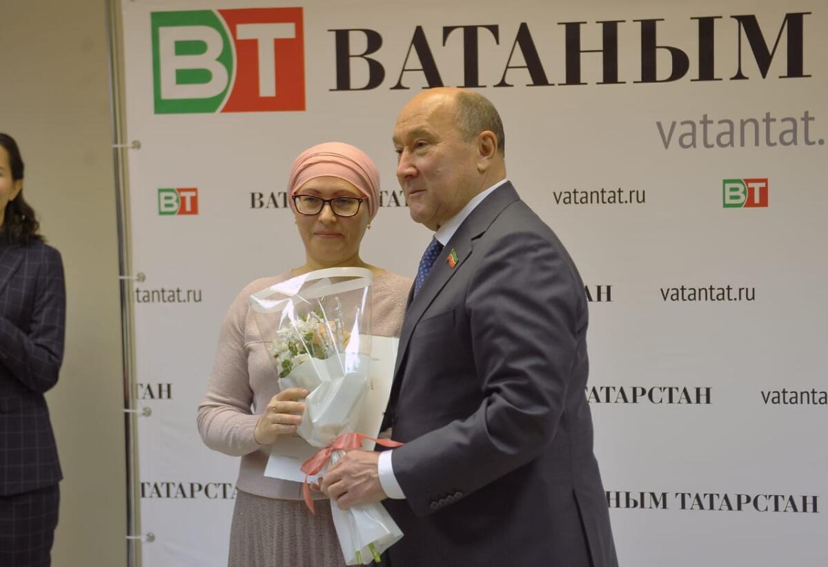 «Ватаным Татарстан» коллективын Яңа ел белән котларга Марат Әхмәтов белән Айрат Зарипов килде (ФОТОРЕПОРТАЖ)