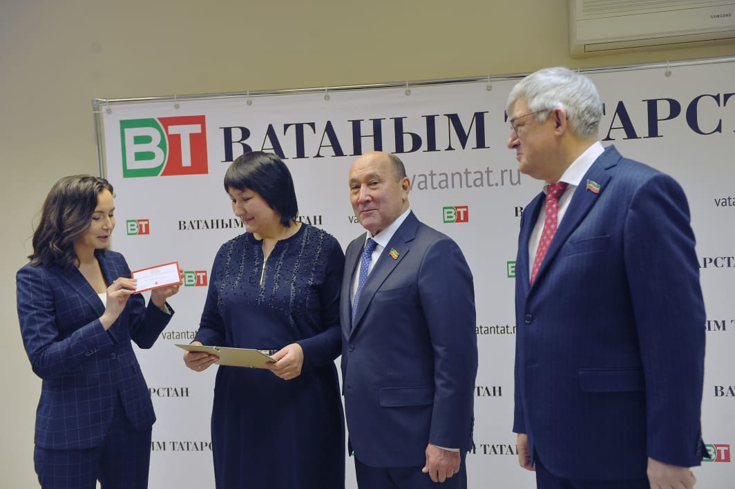 «Ватаным Татарстан» коллективын Яңа ел белән котларга Марат Әхмәтов белән Айрат Зарипов килде (ФОТОРЕПОРТАЖ)
