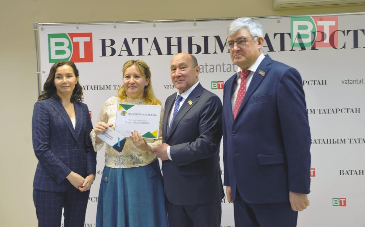 «Ватаным Татарстан» коллективын Яңа ел белән котларга Марат Әхмәтов белән Айрат Зарипов килде (ФОТОРЕПОРТАЖ)