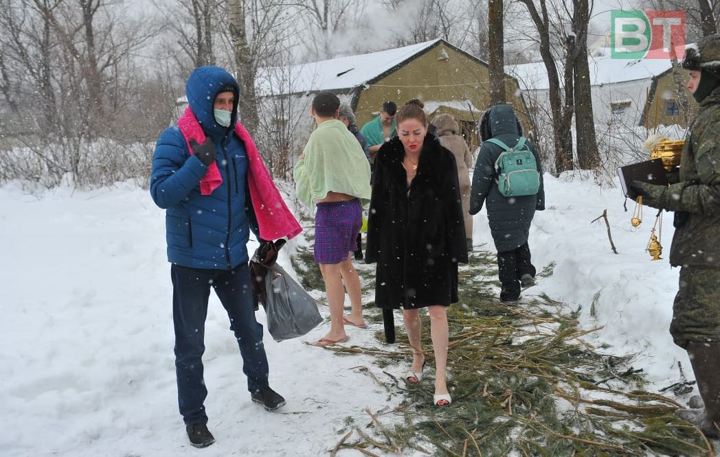 Казанда бәкедә су коендылар (ФОТОРЕПОРТАЖ)