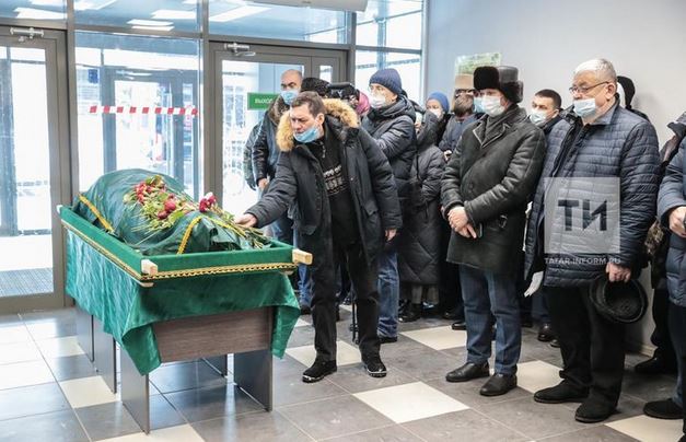 Татар җәмәгатьчелеге Рәфикъ Юнысны соңгы юлга озатты