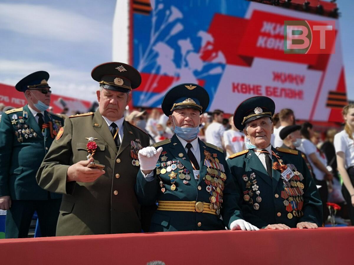 Казанда узган Җиңү парадыннан ФОТОРЕПОРТАЖ