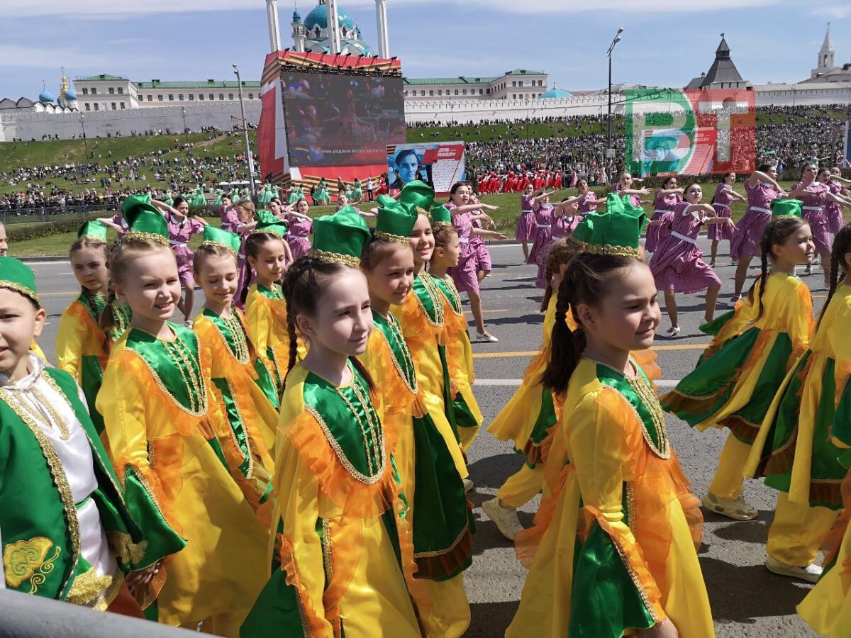 Казанда узган Җиңү парадыннан ФОТОРЕПОРТАЖ