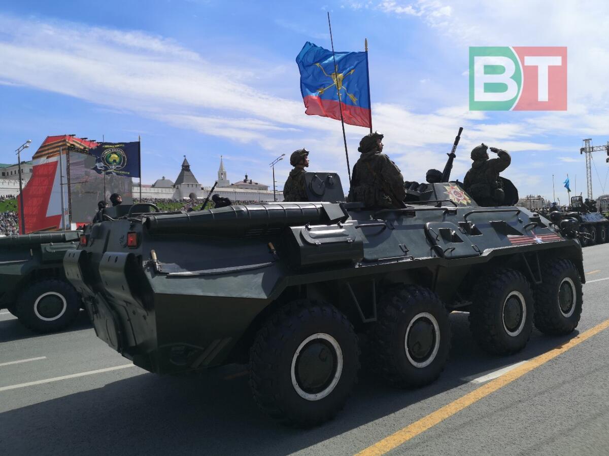 Казанда узган Җиңү парадыннан ФОТОРЕПОРТАЖ