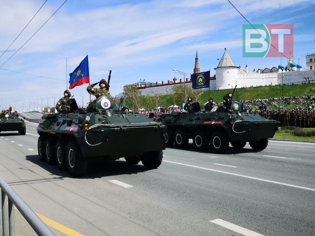 Казанда узган Җиңү парадыннан ФОТОРЕПОРТАЖ