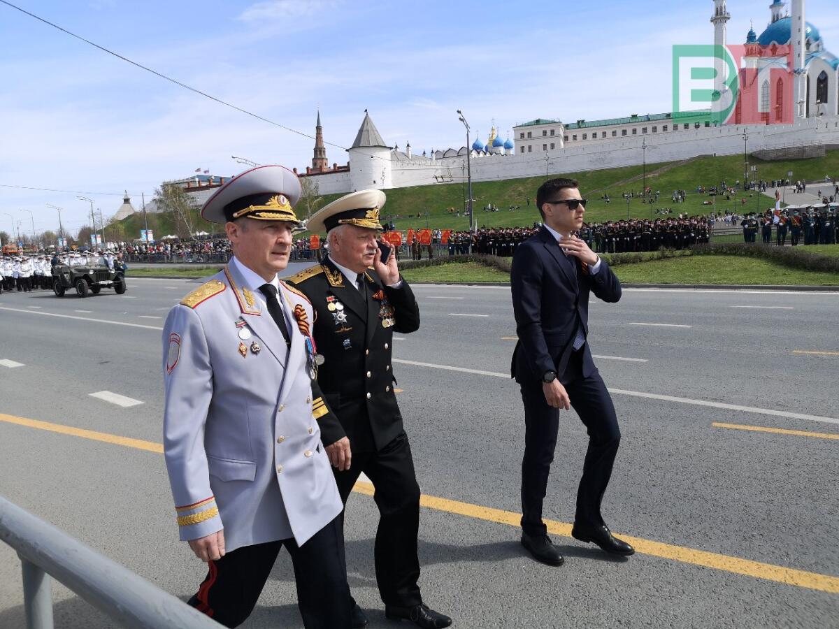 Казанда узган Җиңү парадыннан ФОТОРЕПОРТАЖ