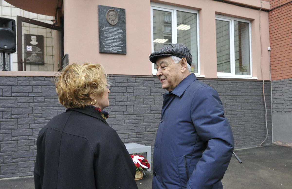 Мөхәммәт Сабиров истәлегенә мемориаль такта ачылышыннан ФОТОРЕПОРТАЖ