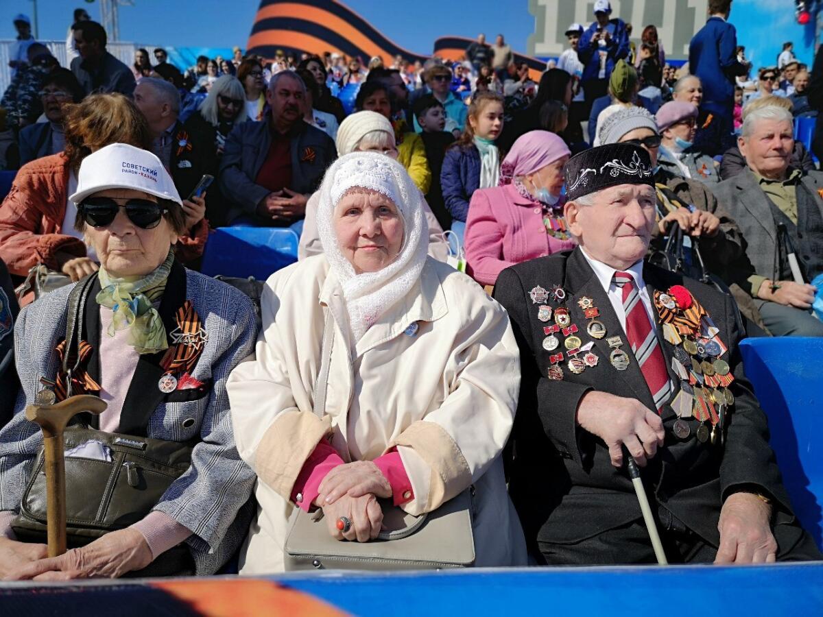 Казанның Меңъеллык мәйданында Җиңү парады башланды (ФОТОРЕПОРТАЖ)