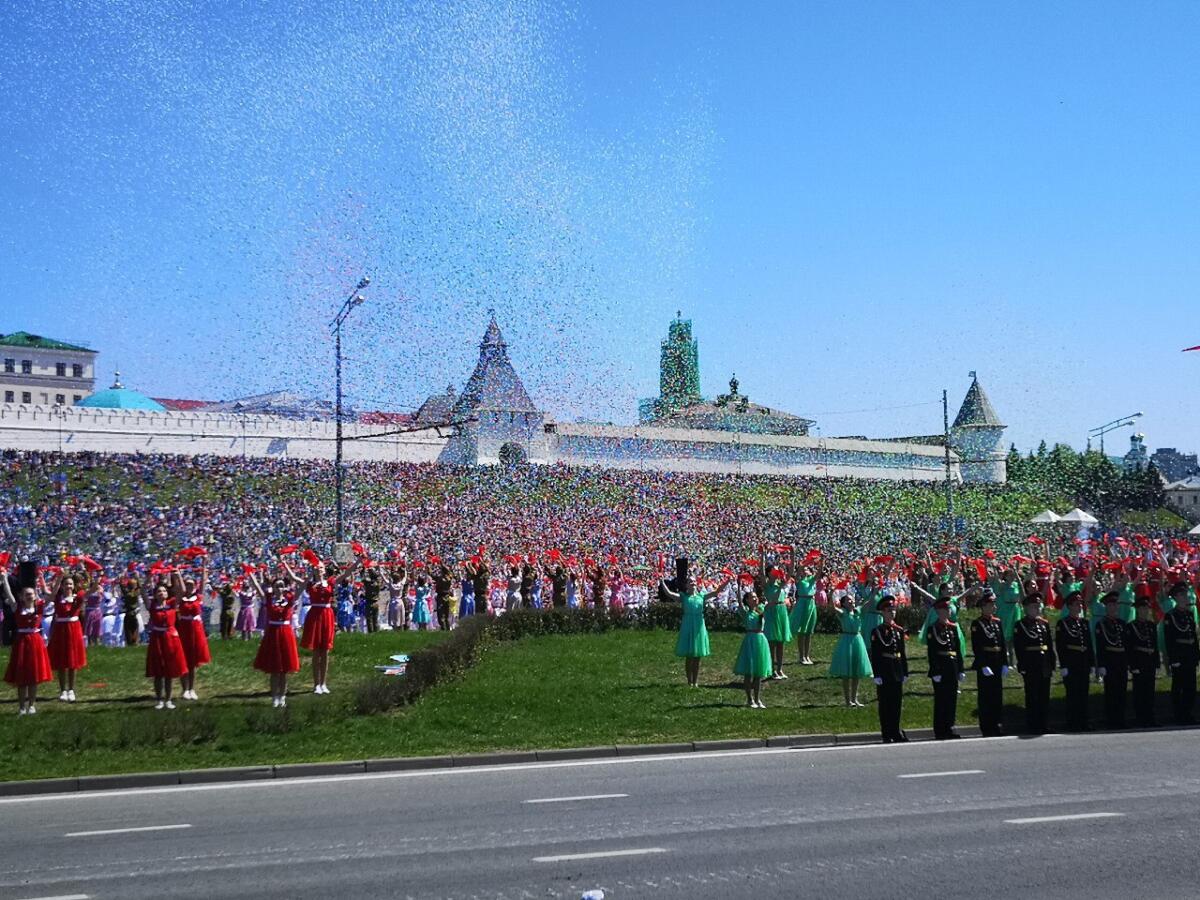 Казанда узган Җиңү парадыннан ФОТОРЕПОРТАЖ