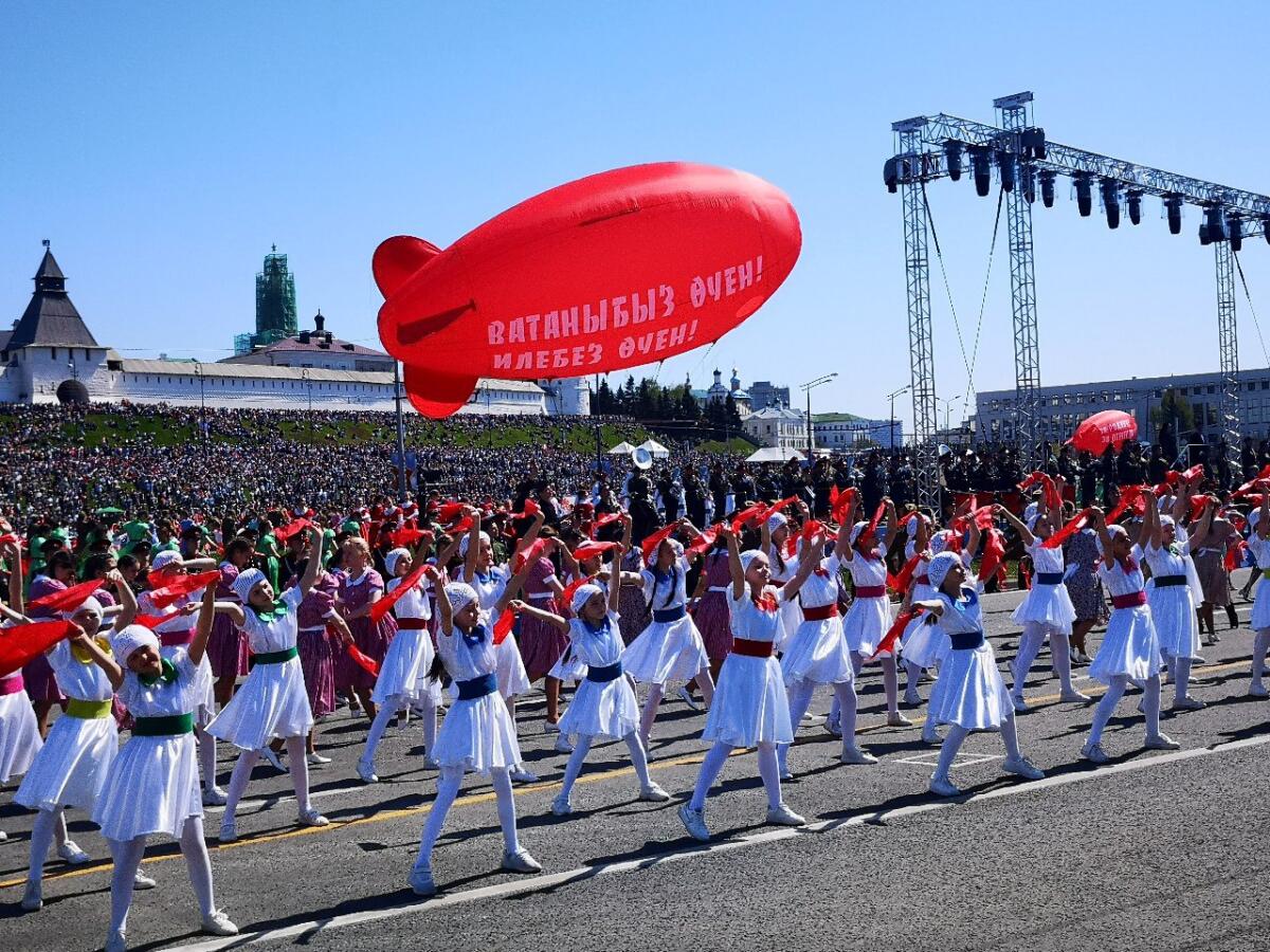 Казанда узган Җиңү парадыннан ФОТОРЕПОРТАЖ