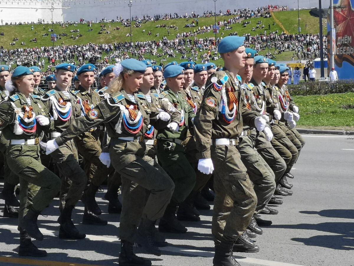 Казанда узган Җиңү парадыннан ФОТОРЕПОРТАЖ