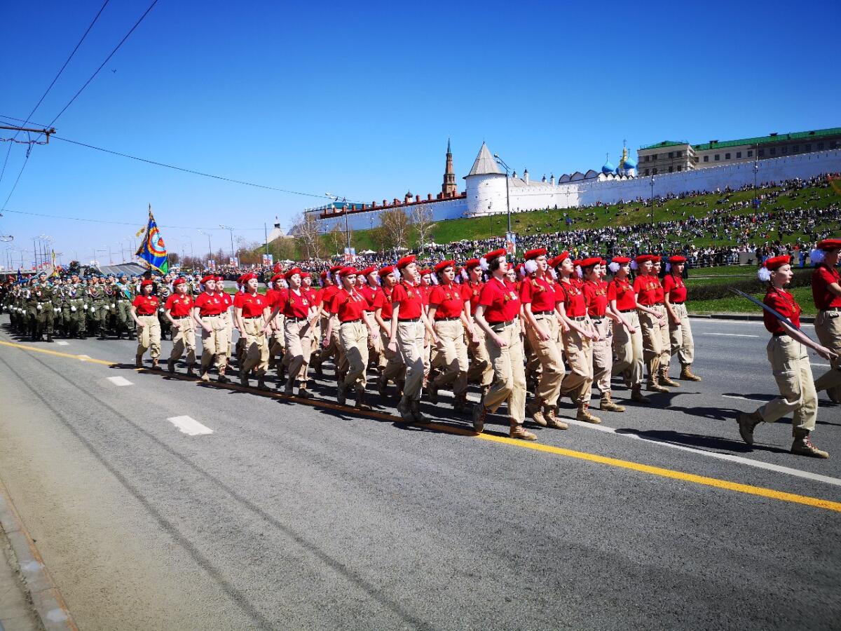 Казанда узган Җиңү парадыннан ФОТОРЕПОРТАЖ