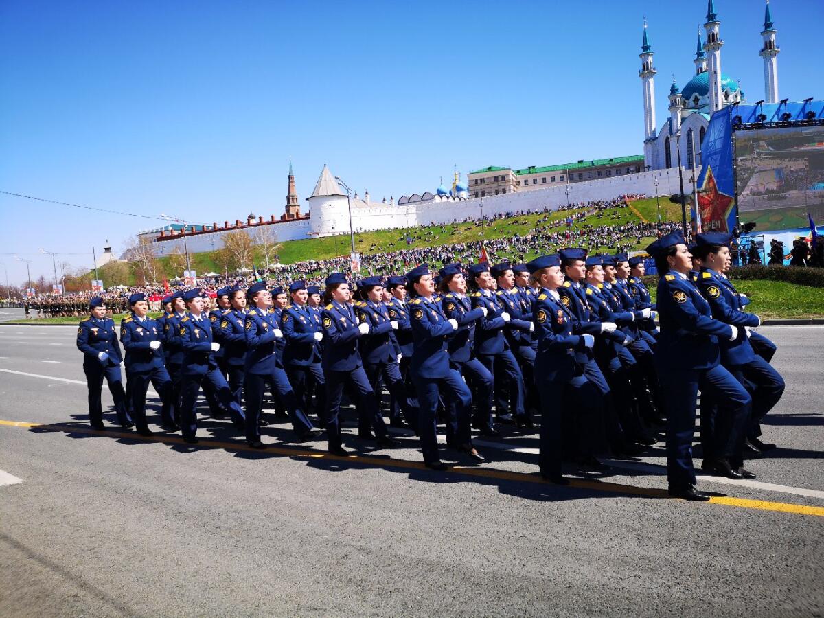 Казанда узган Җиңү парадыннан ФОТОРЕПОРТАЖ