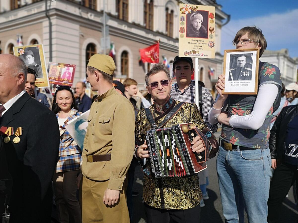 Казанда узган «Үлемсез полк» акциясеннән ФОТОРЕПОРТАЖ