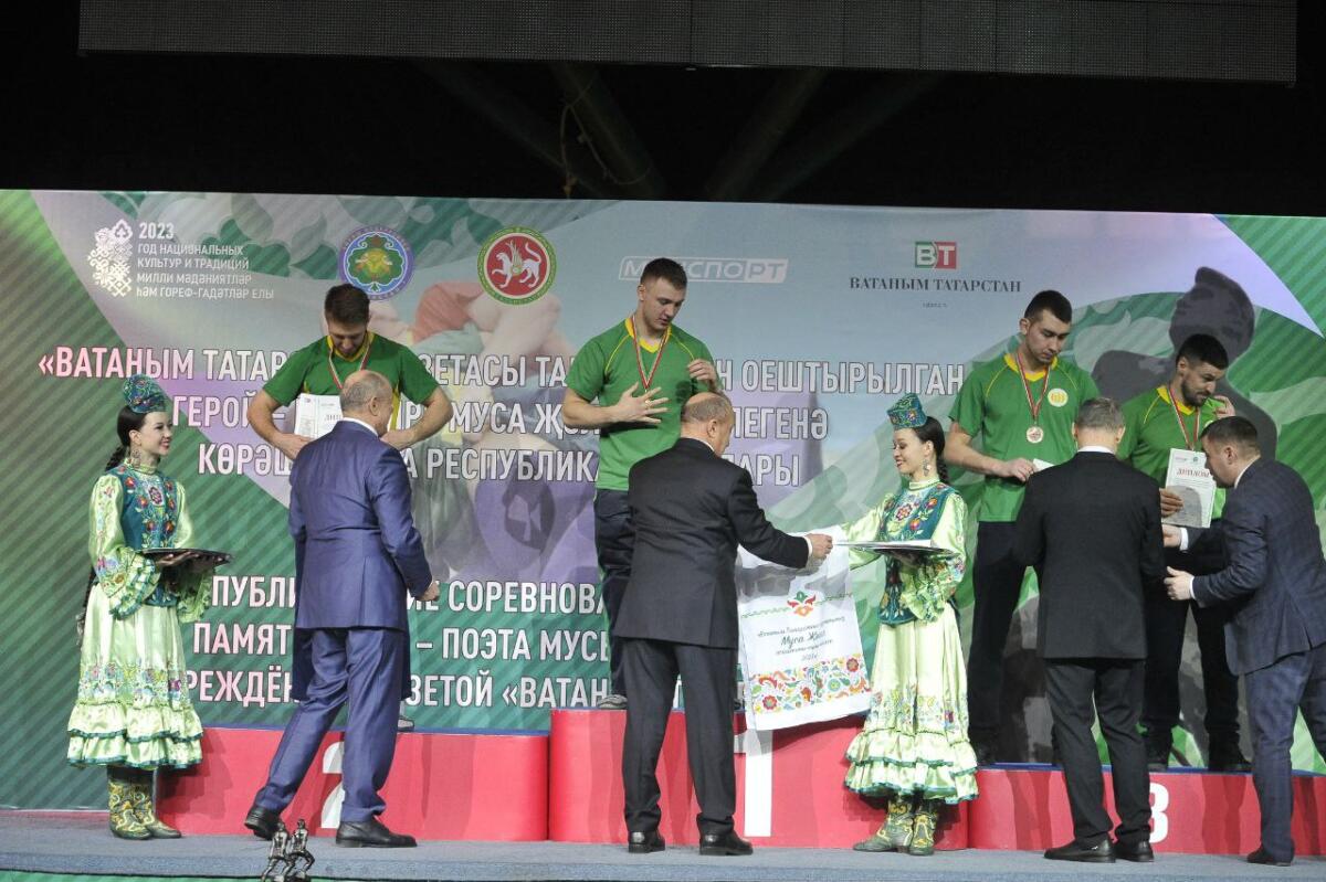 Муса Җәлил истәлегенә көрәш турнирының ФИНАЛ УЕННАРЫННАН ФОТОРЕПОРТАЖ