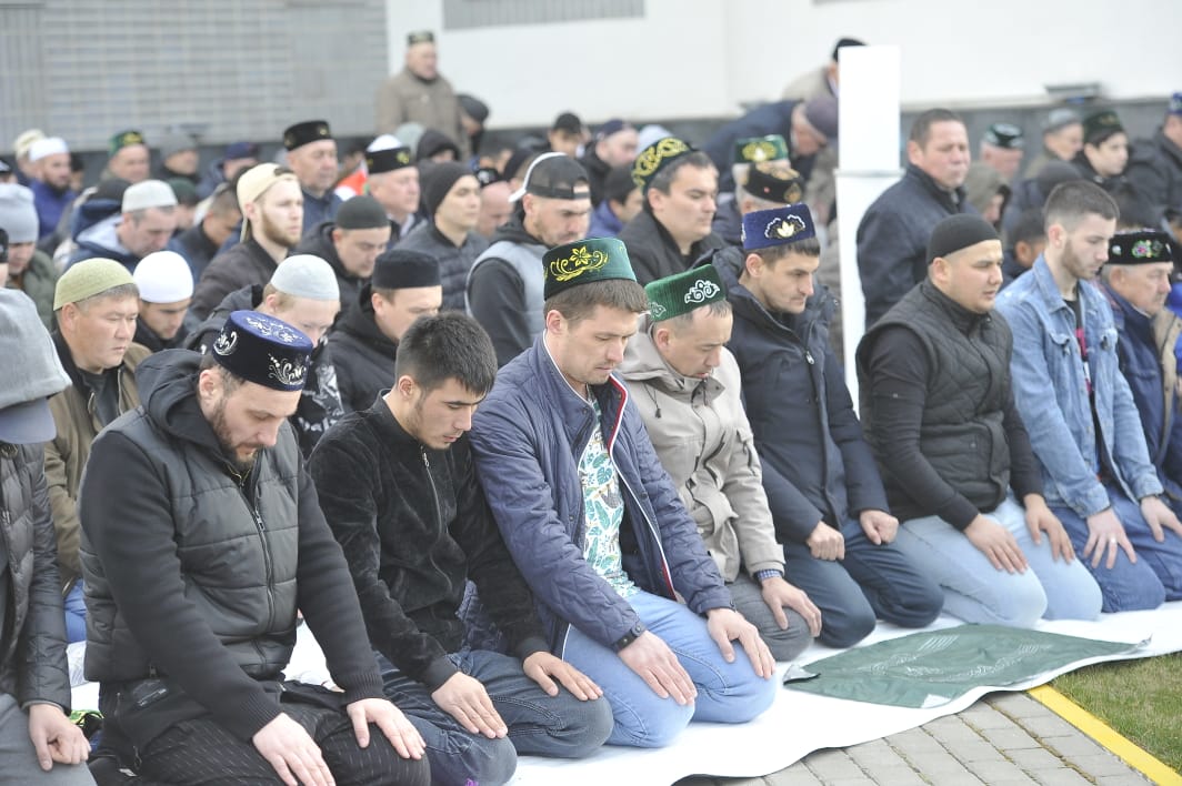 "Ярдәм" мәчетендәге Ураза гаетеннән ФОТОРЕПОРТАЖ