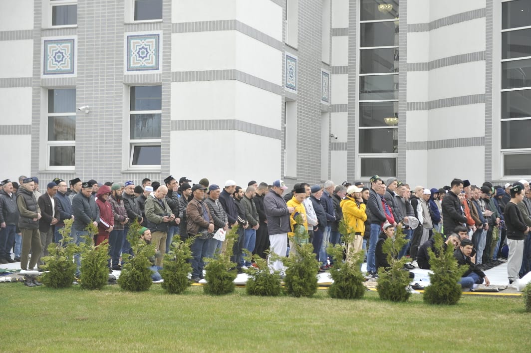 "Ярдәм" мәчетендәге Ураза гаетеннән ФОТОРЕПОРТАЖ