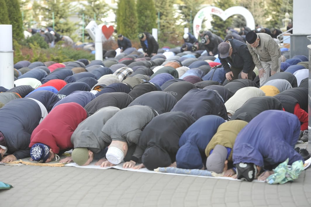 "Ярдәм" мәчетендәге Ураза гаетеннән ФОТОРЕПОРТАЖ