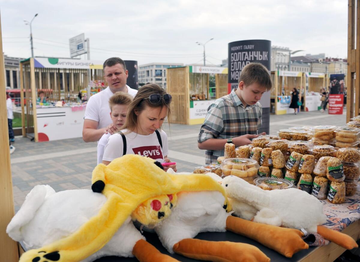 Татарстан эшмәкәрләре ярминкәсеннән ФОТОРЕПОРТАЖ