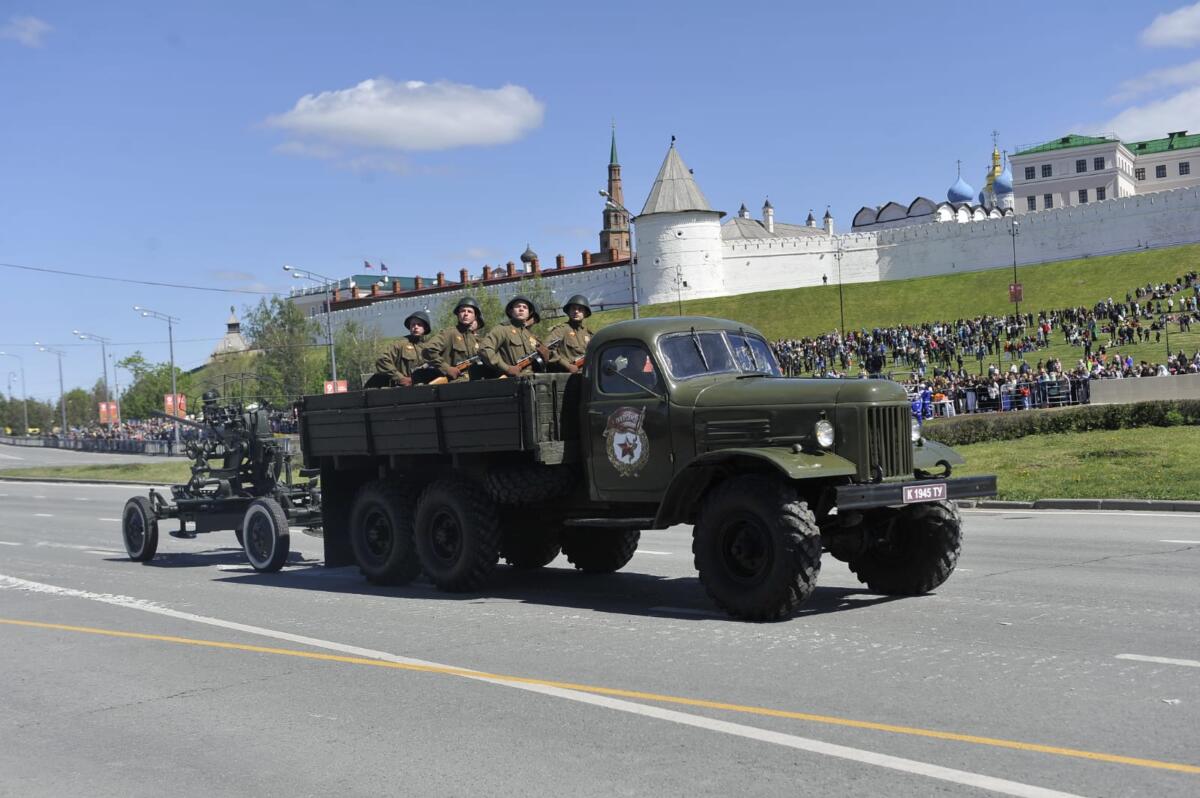 Казанда узган Җиңү бәйрәменнән ФОТОРЕПОРТАЖ