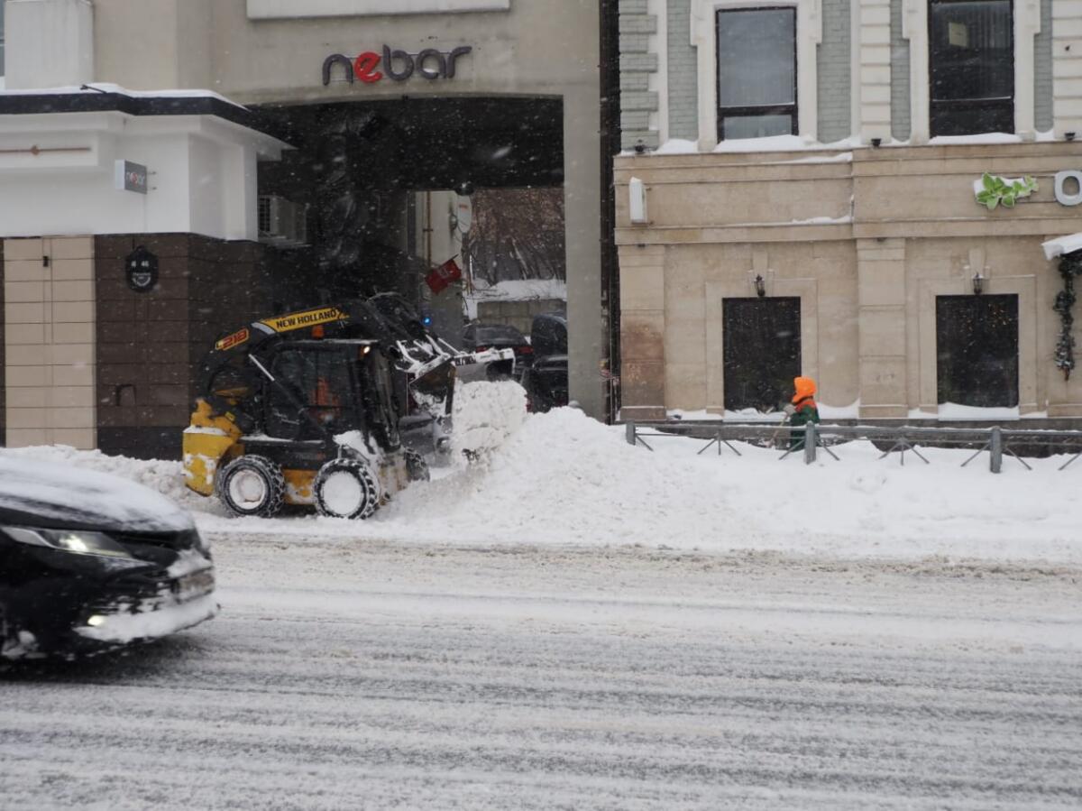 ФОТОРЕПОРТАЖ: Казан урамнарын кардан чистарту дәвам итә