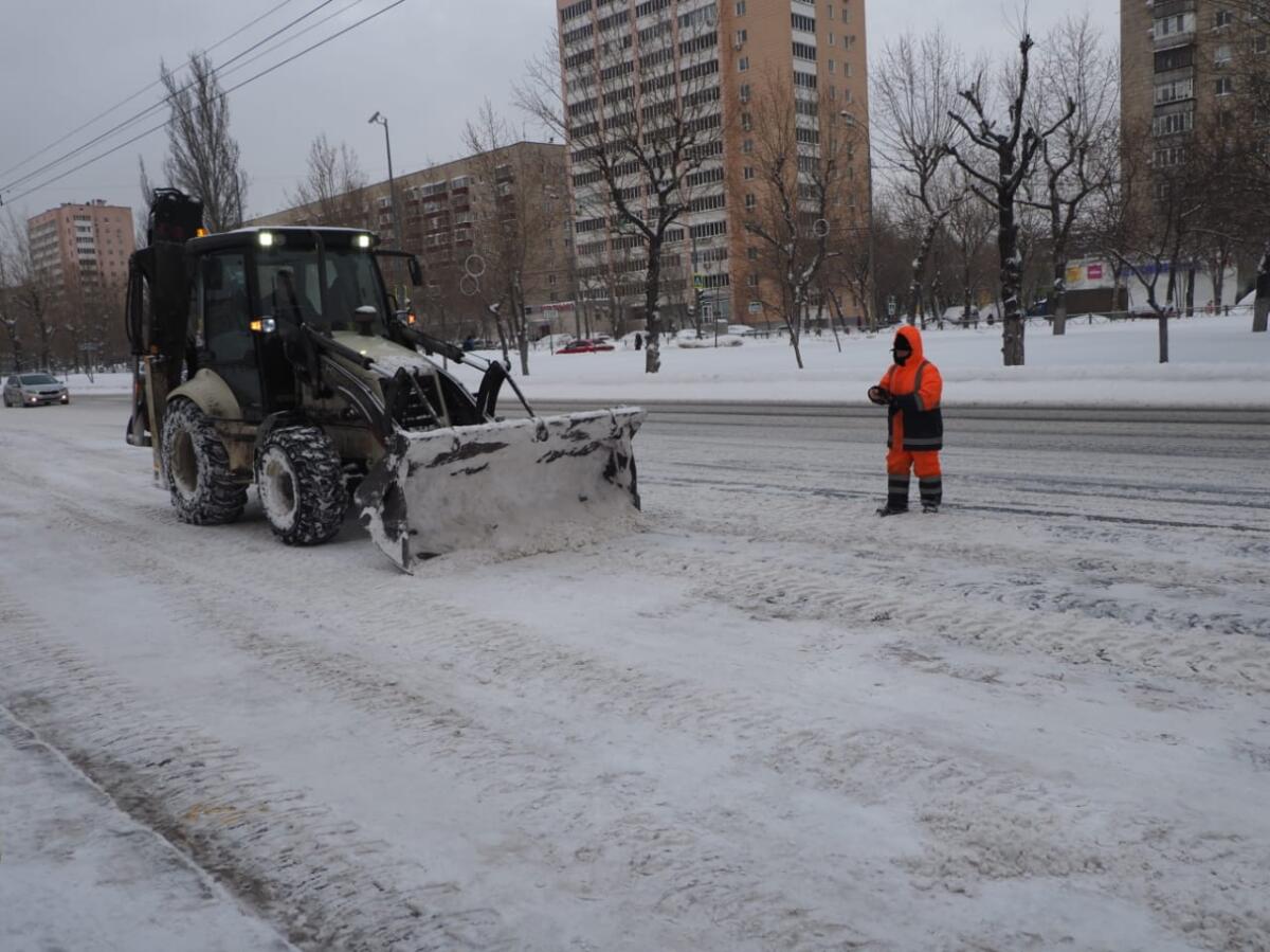 ФОТОРЕПОРТАЖ: Казан урамнарын кардан чистарту дәвам итә