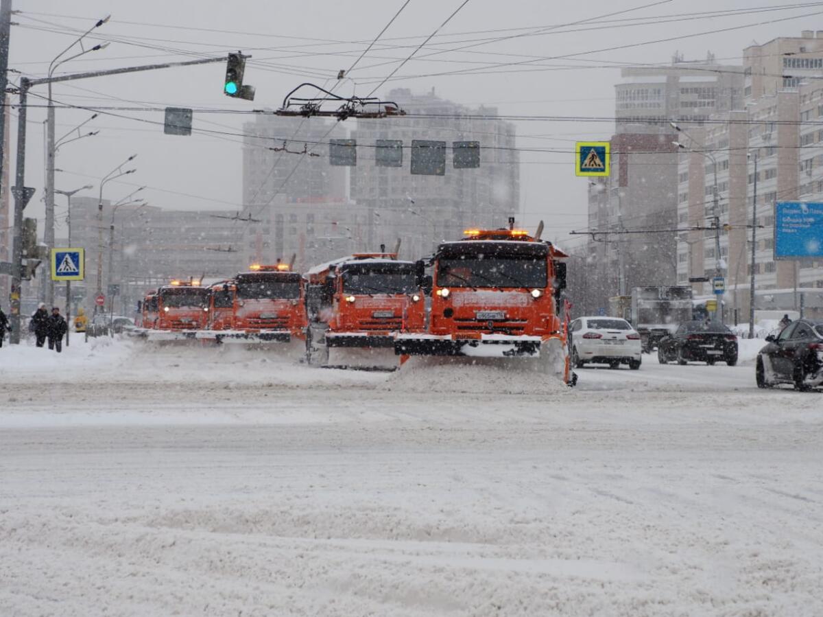 ФОТОРЕПОРТАЖ: Казан урамнарын кардан чистарту дәвам итә