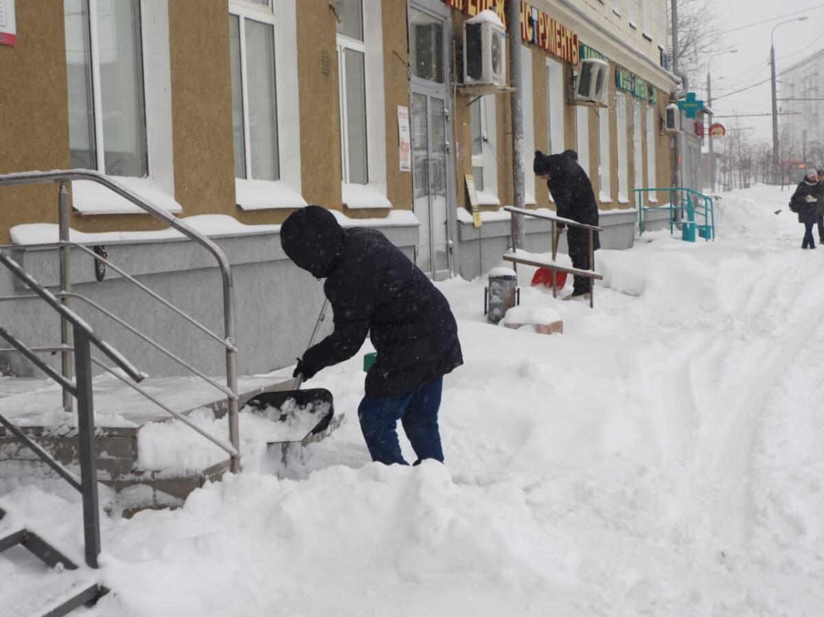 ФОТОРЕПОРТАЖ: Казан урамнарын кардан чистарту дәвам итә