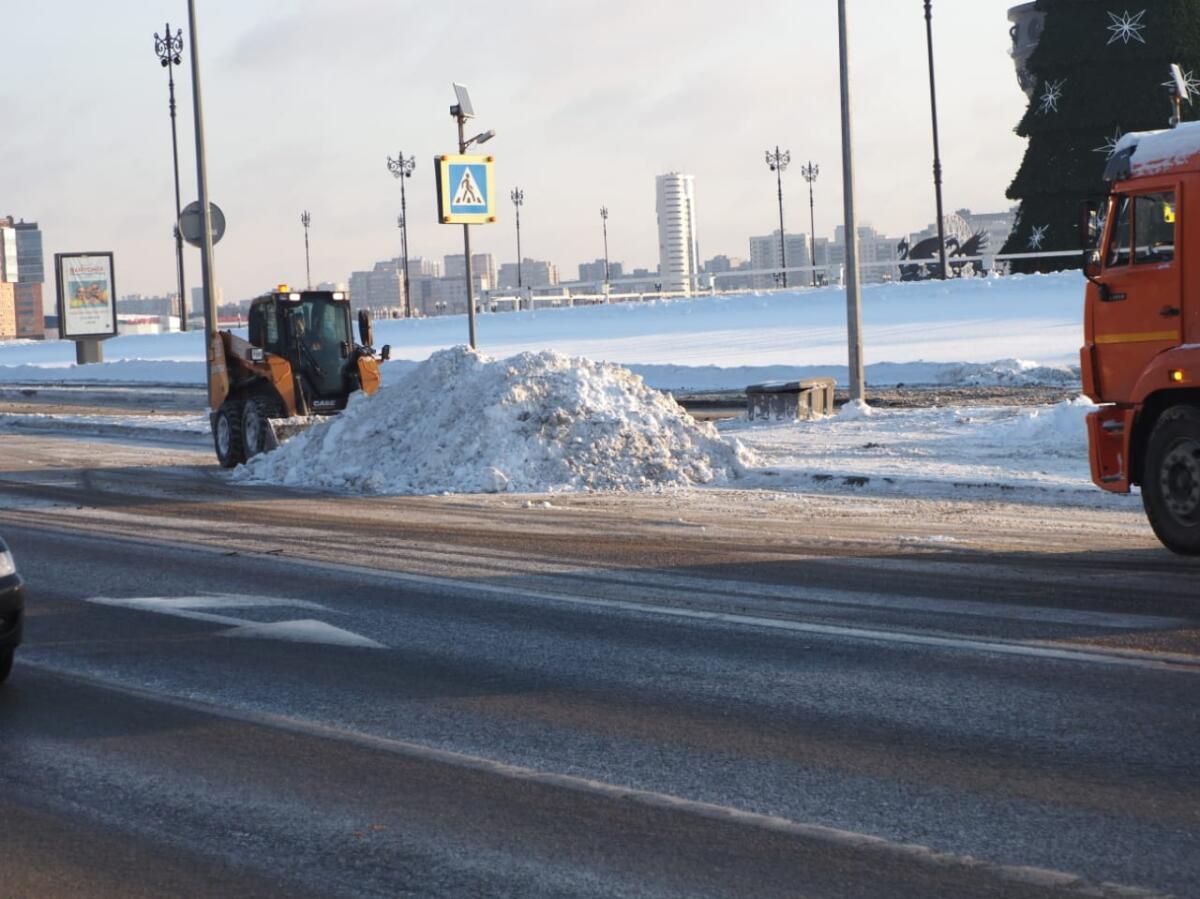 ФОТОРЕПОРТАЖ: Казан урамнарын кардан чистарту дәвам итә