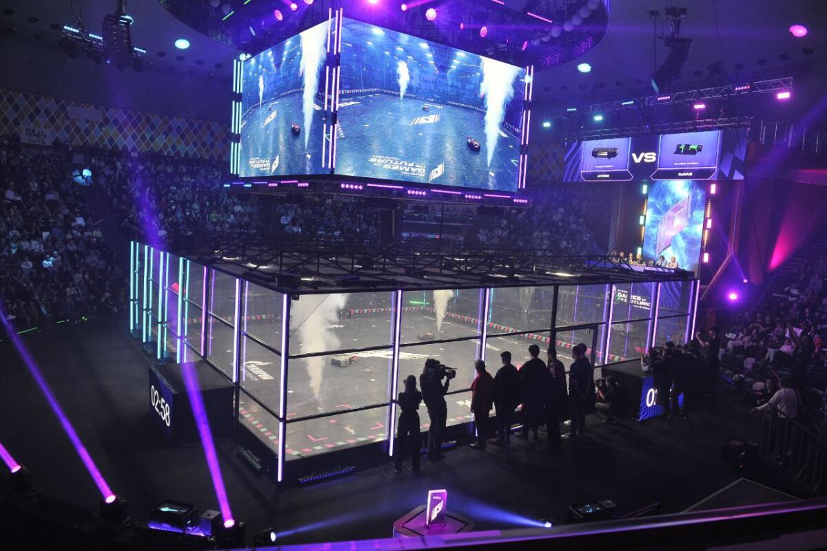 "Киләчәк уеннары". Роботлар көрәше ФОТОРЕПОРТАЖ