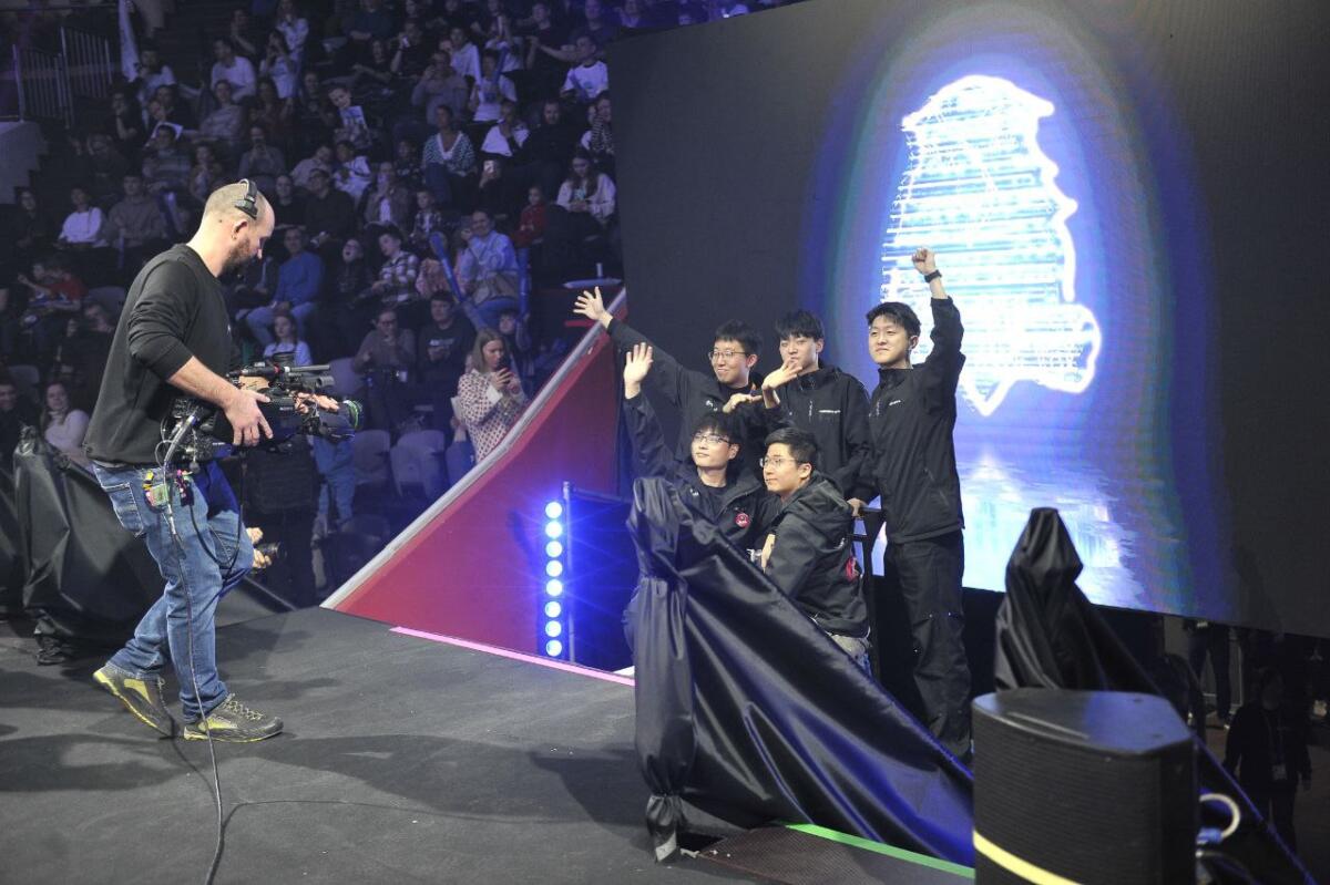 "Киләчәк уеннары". Роботлар көрәше ФОТОРЕПОРТАЖ