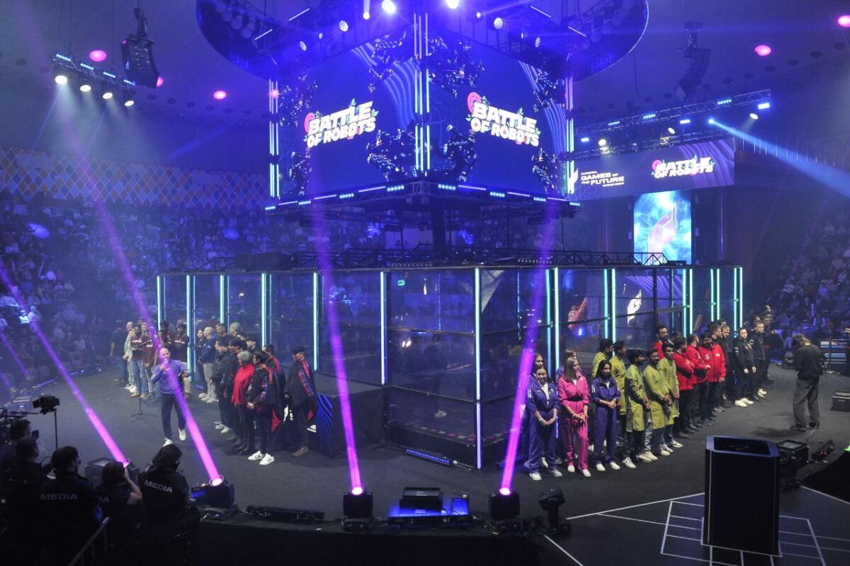 "Киләчәк уеннары". Роботлар көрәше ФОТОРЕПОРТАЖ