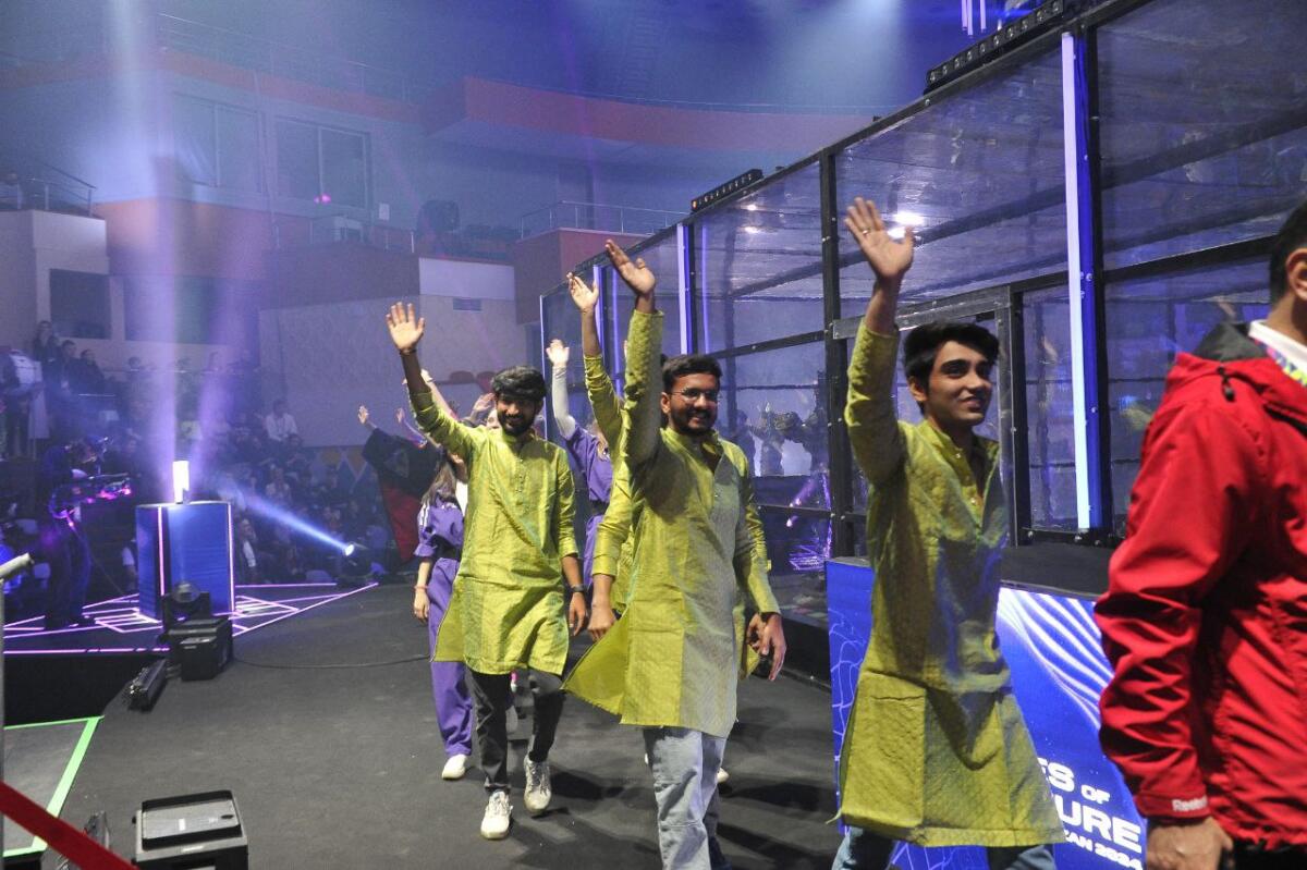 "Киләчәк уеннары". Роботлар көрәше ФОТОРЕПОРТАЖ