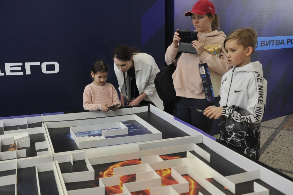 "Киләчәк уеннары". Роботлар көрәше ФОТОРЕПОРТАЖ