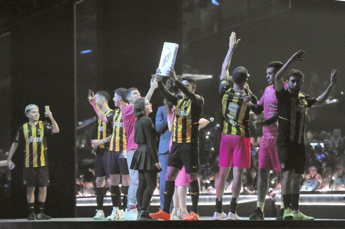 "Киләчәк Уеннары": ябылу тантанасы ФОТОРЕПОРТАЖ