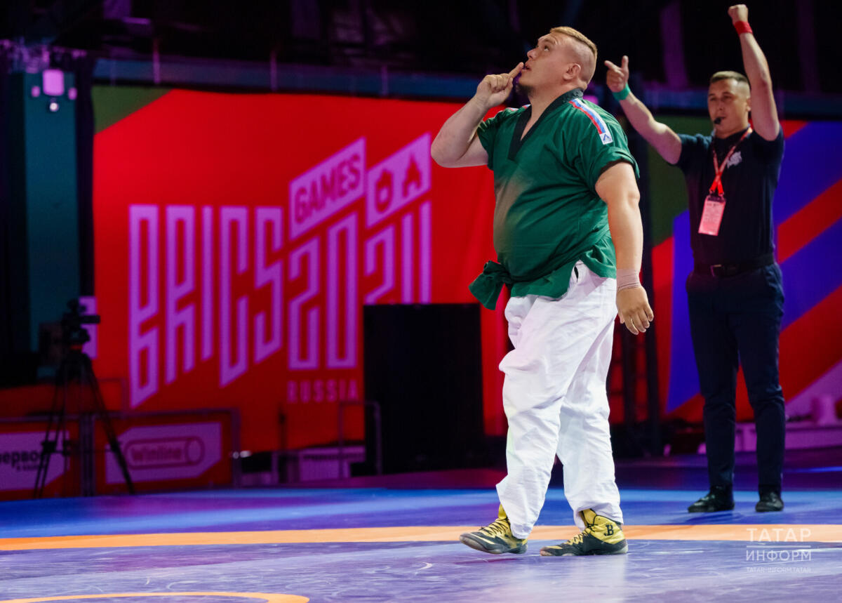 БРИКС уеннарындагы көрәш ярышыннан фоторепортаж